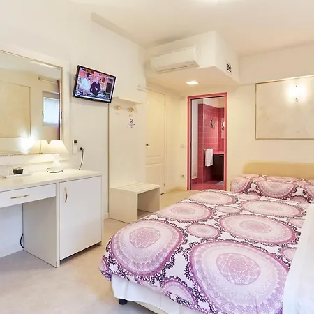 Hotel Lilla 3*