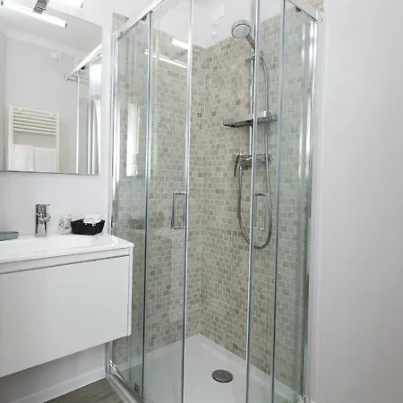 Lilla מלון דסנזאנו דל גארדה