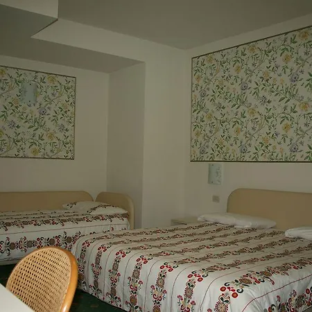 Lilla Hotel Desenzano del Garda