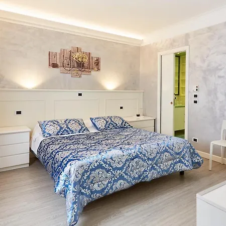 Lilla 3* Desenzano del Garda